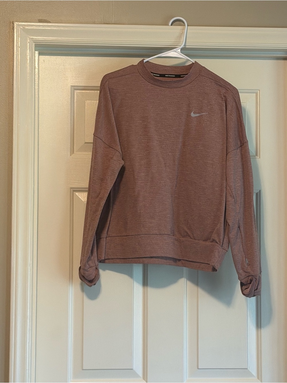 Nike Women’s Long-Sleeve Crew Sweatshirt in Dusty Rose